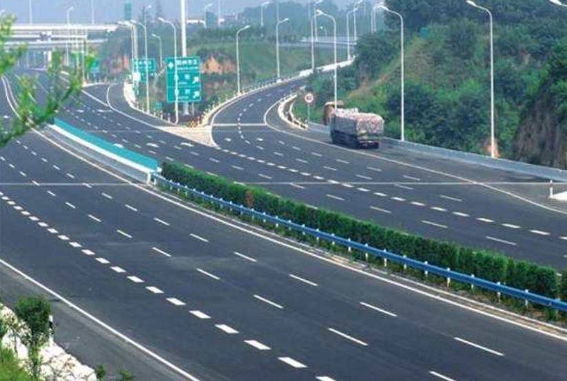 中国8车道高速最多的省，长度超过1000公里，哪个省能与之相比