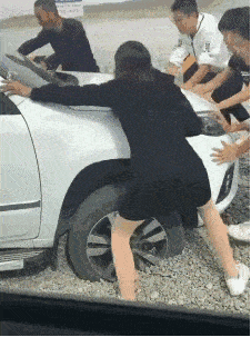 搞笑gif段子:5,杂货铺美女回眸一笑小姐姐这个东西怎么卖等下我看看哇