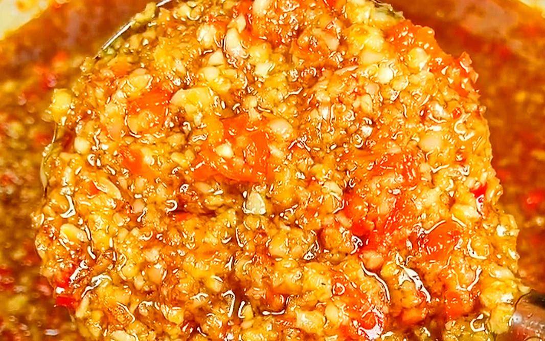 原创饭店蒜蓉酱为啥那么好吃?大厨教你制作秘诀,蒜香浓郁,香而不苦