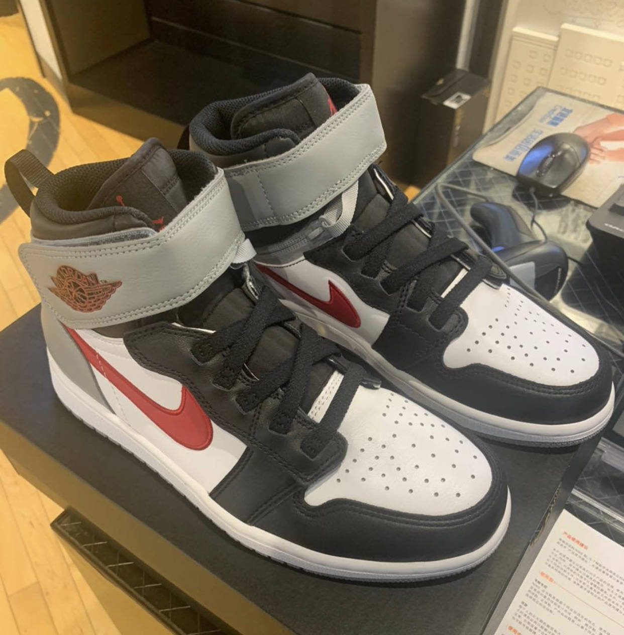 airjordan1highflyeaseparticlegrey灰红