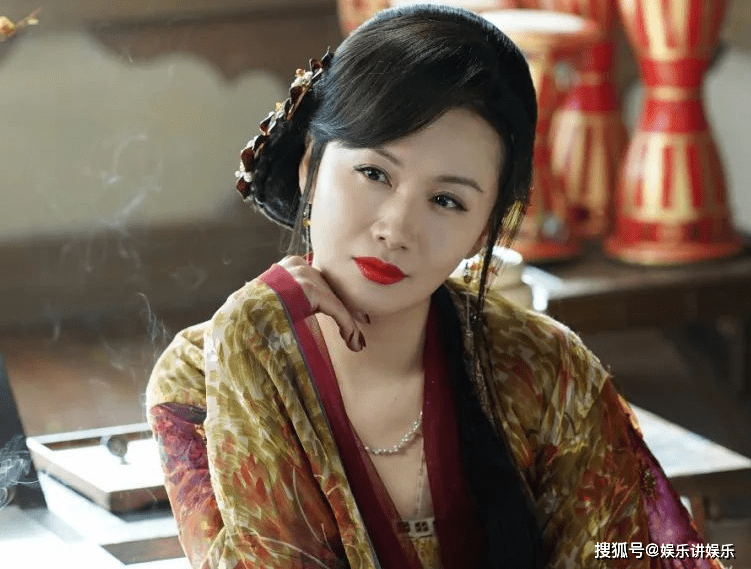 之处都有熟人,齐门道长,殷闻岚都是旧友,段三娘,霓裳夫人都是"好妹妹"