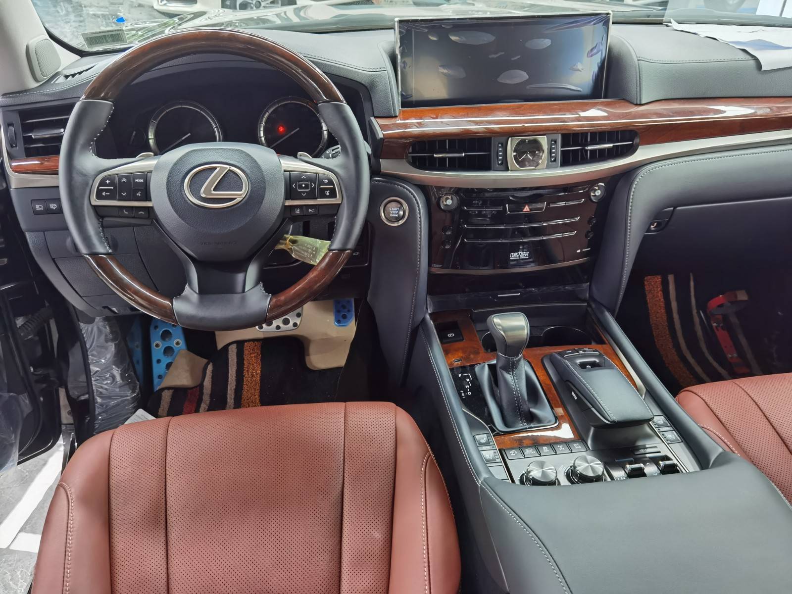 20款雷克萨斯lx570行情装备升级价格划算