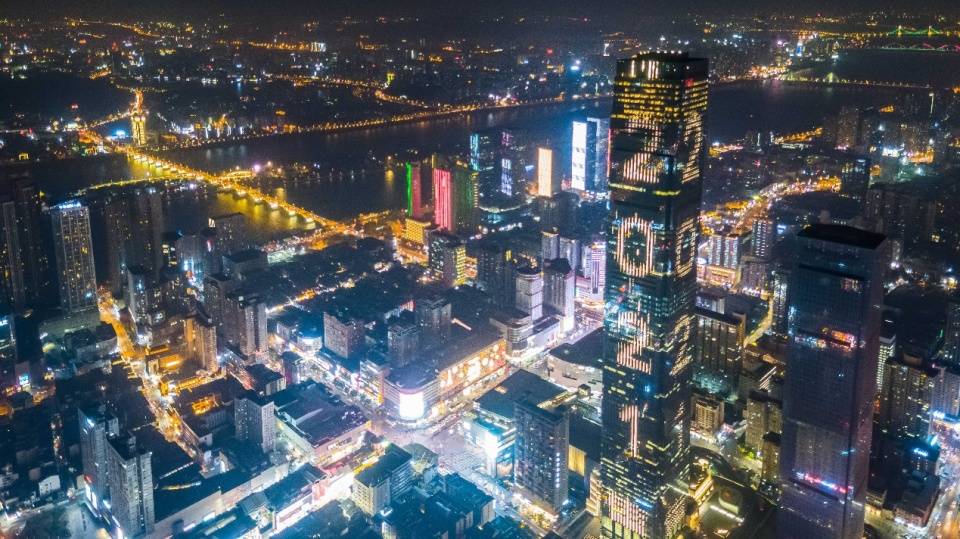 长沙ifs卓越表现为城市赋能跨年集光而行引领2021全新篇章