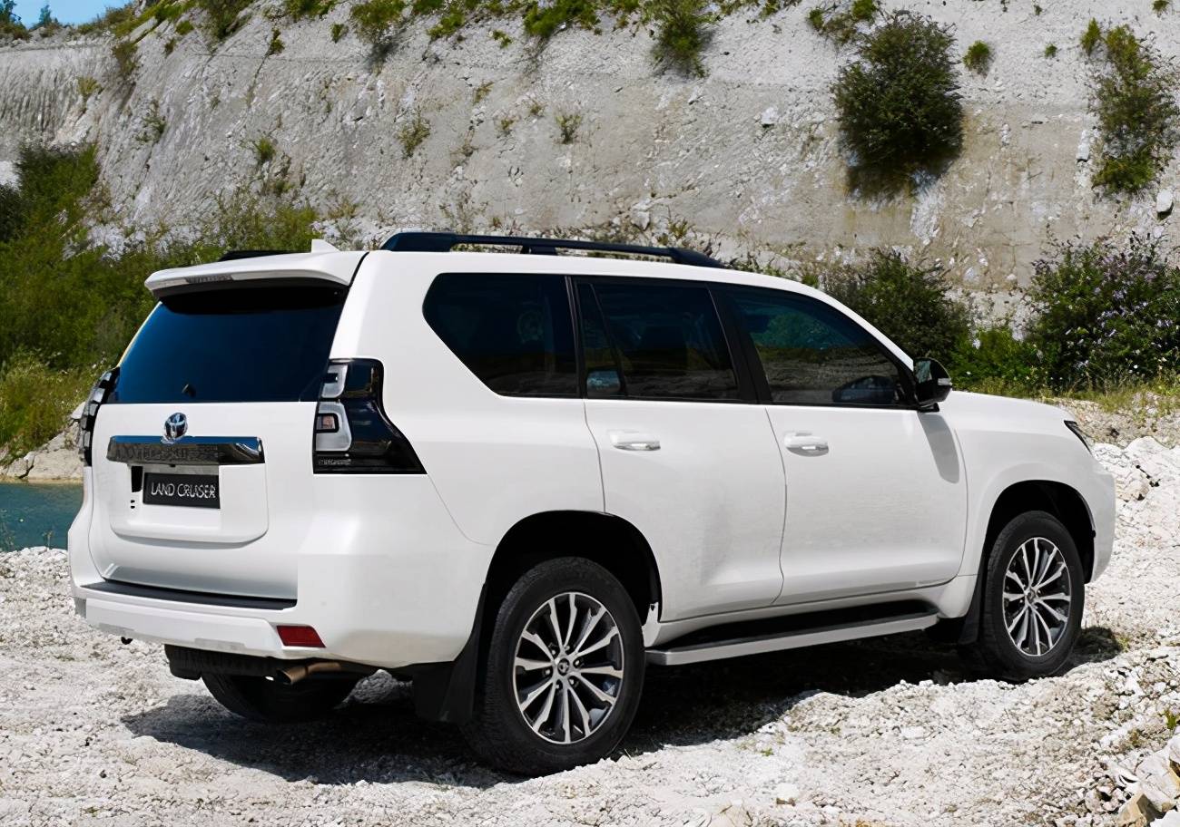 全新一代丰田霸道取消v6主打25l混动这是要退出越野圈