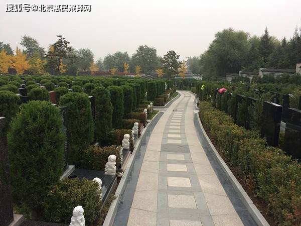 慕柏网：天寿陵园位于北京市昌平区南口镇