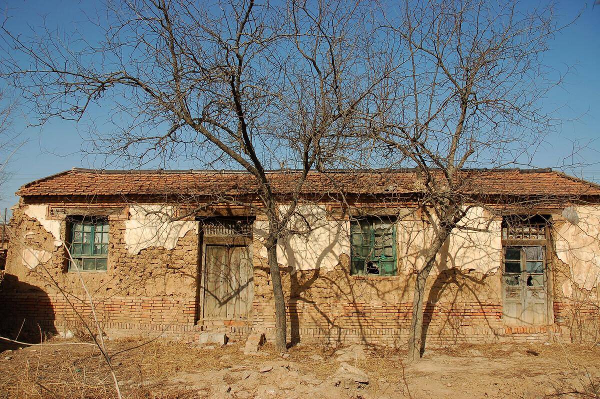 农村俗语"老屋住人百年不塌,无人居住五年就垮",老话在理吗?