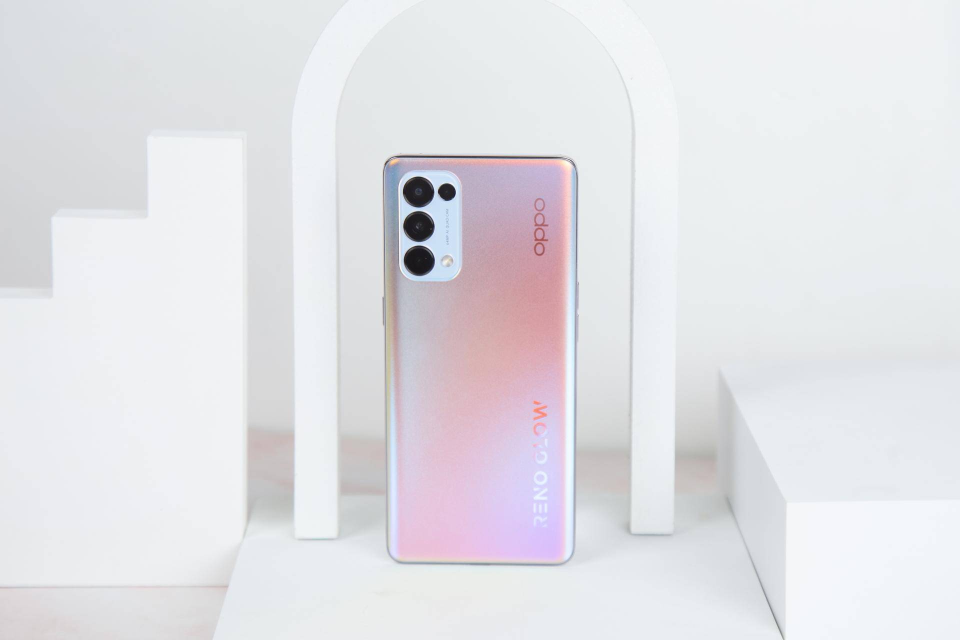 革新5g时代用机痛点!oppo reno5销量破r系列首销周纪录