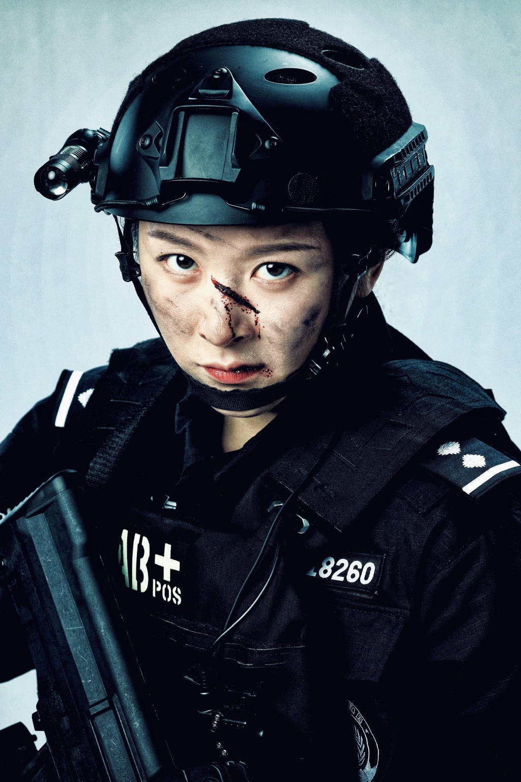 被誉为90后动作女星的李萌萌,可帅可美,拍写真更是