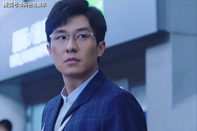 《阳光之下》里的杨雨泽,出道13年一直不火还合作过杨幂赵又廷_彭冠英