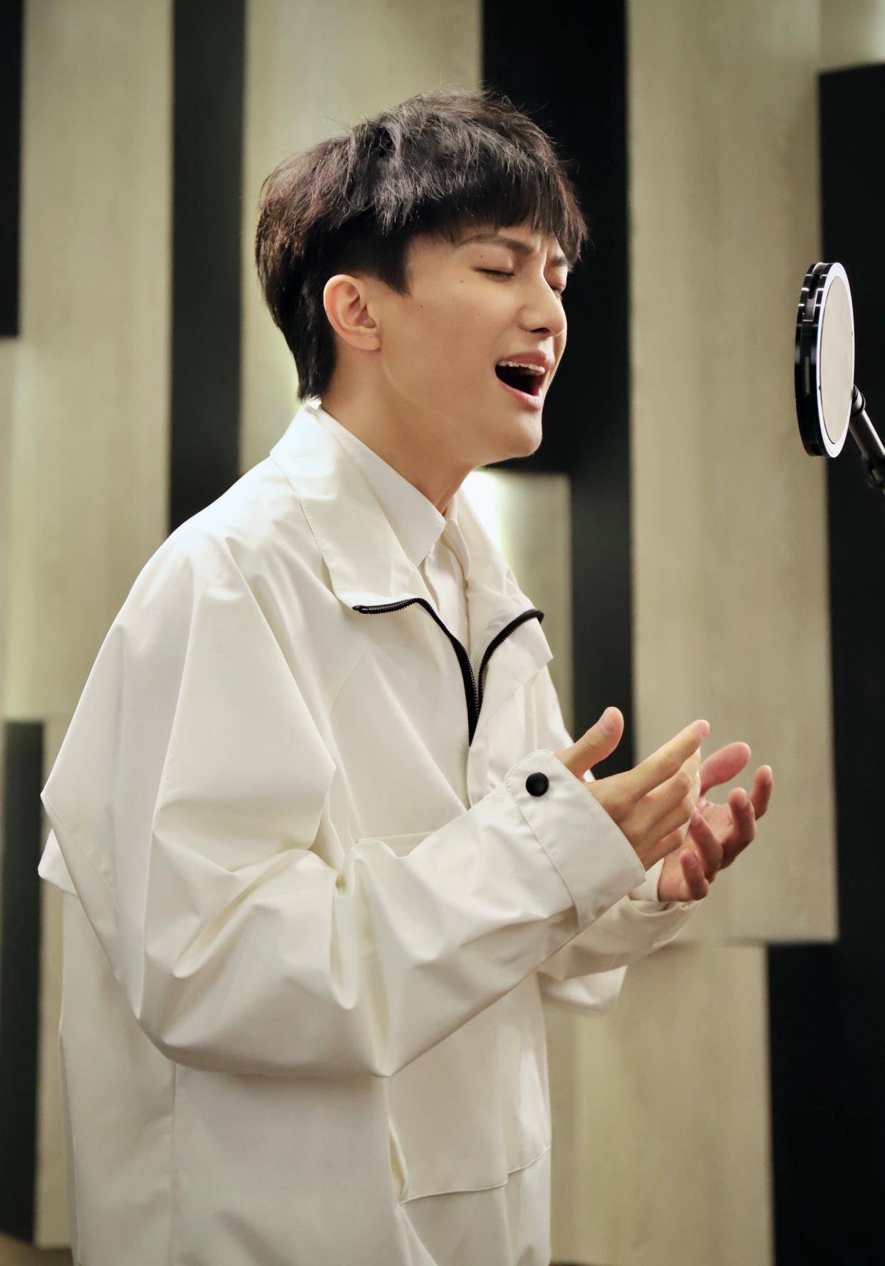 华语男歌手影响力榜易烊千玺地位难以撼动周深再次拿下第二名