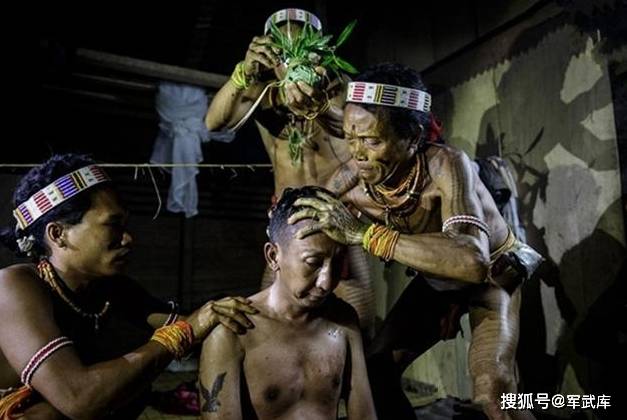 亚洲最“粗狂”的原始部落，日常生活很惬意，男人看后眼都直了