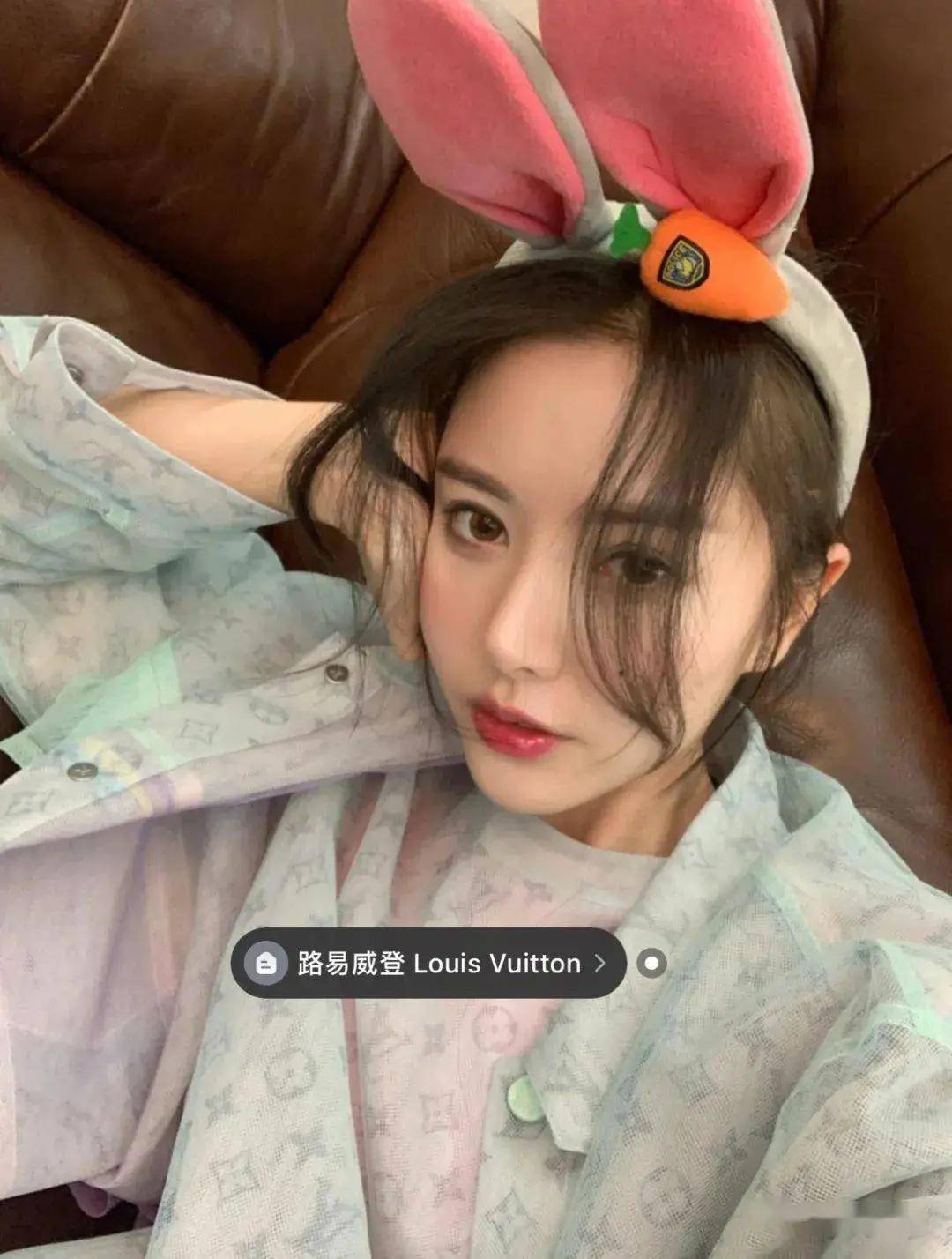 而李李说这般炫富的目的,自然是为了给微店引流卖货.