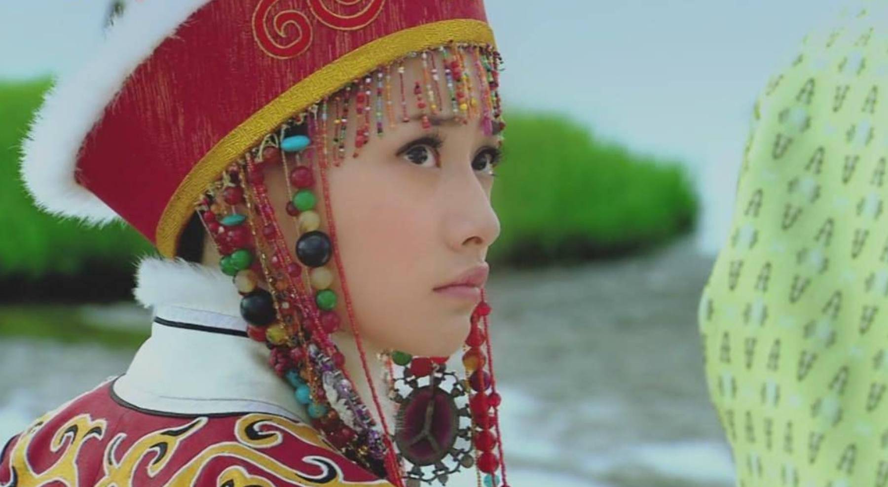 由赵薇,林心如,范冰冰出演的第一版《还珠格格》自从上映以来就一直