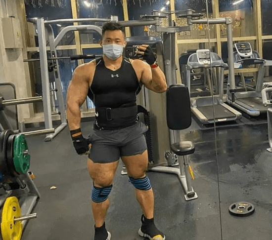 男人臀部比女生还翘,这是种什么体验?