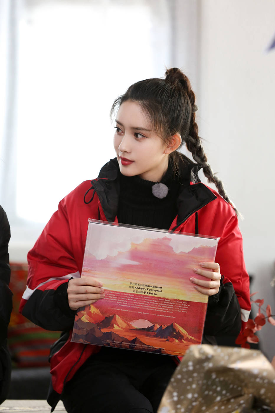 孟子义马尾辫造型现身奔跑吧游戏环节身姿轻盈惊喜连连