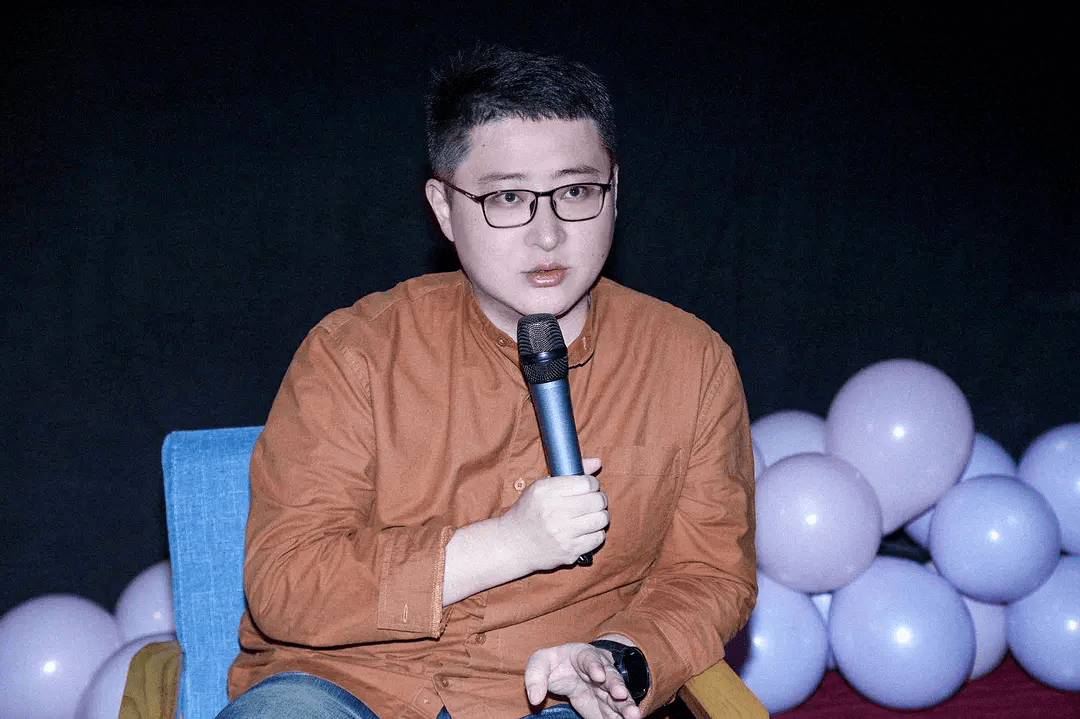 2020年春节过后,池源带领的天际工作室便投入到"真人