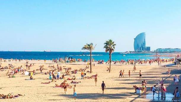南欧第一大国西班牙，整体实力非常强，每年吸引近亿国际游客