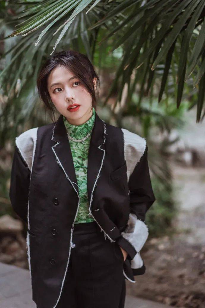 27岁的时尚博主"雅鲁藏布江女人"因心脏骤停去世,年轻人如何爱"心"?