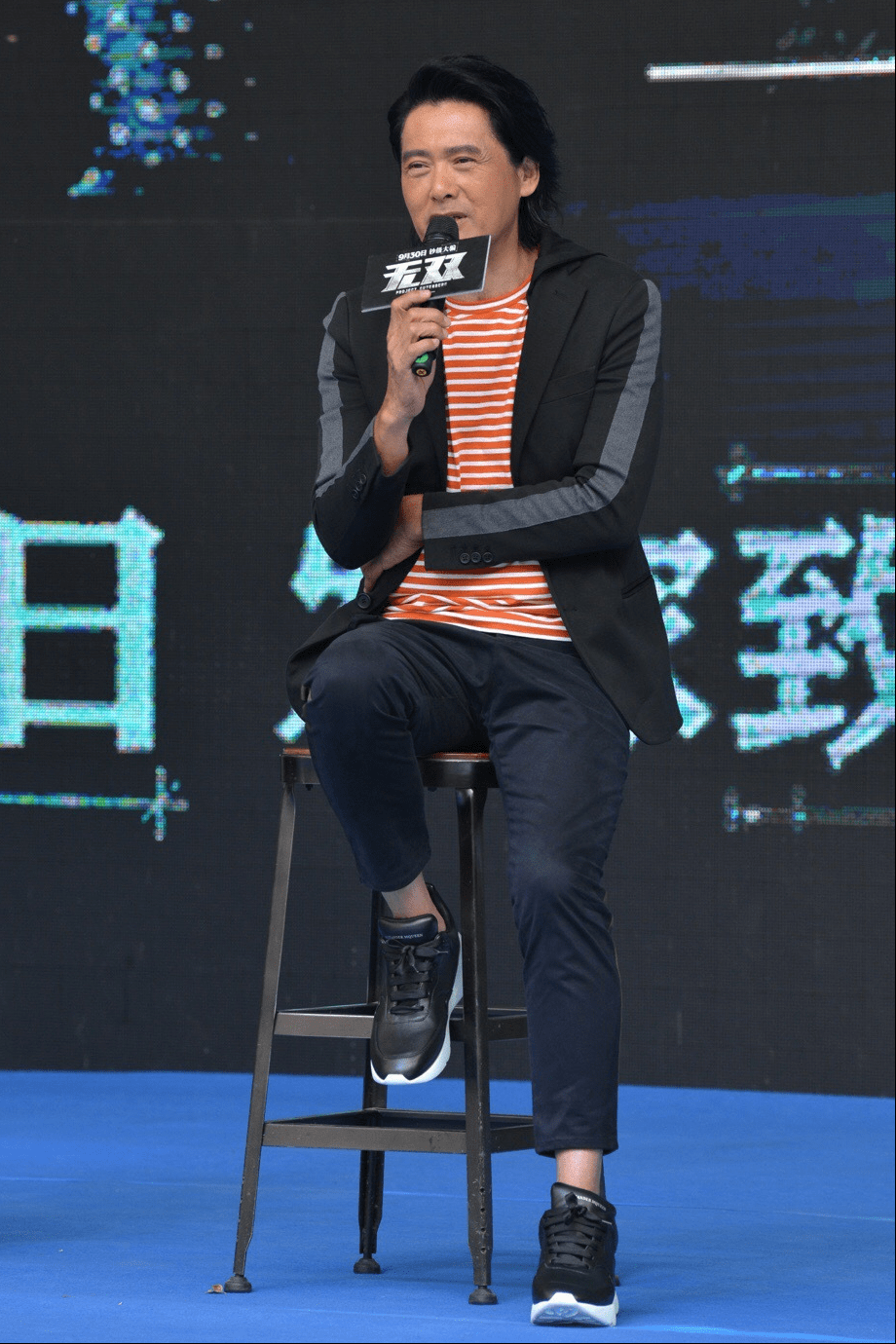 65岁周润发胖了也不油腻穿大衣叠穿夹克儒雅绅士依旧有风采