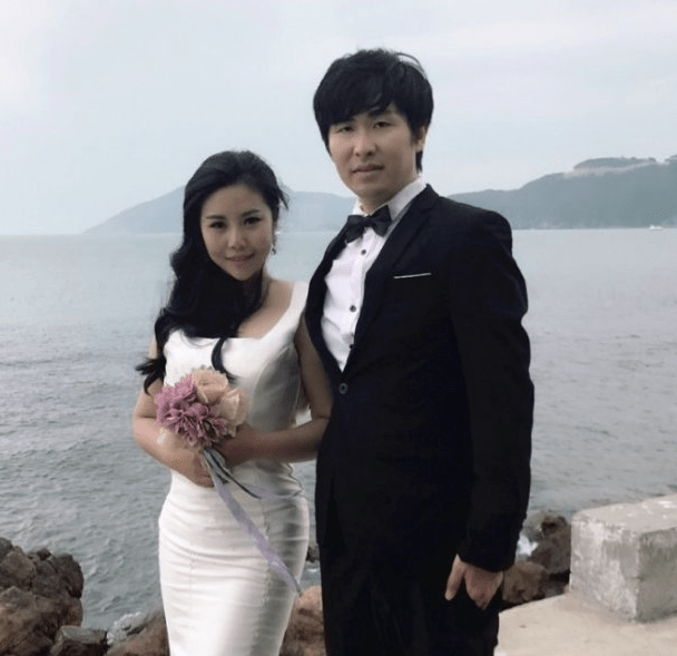 何洁贺超女姐妹产子,15年过去,有人幸福有人离异,有人仍单身_陈西贝