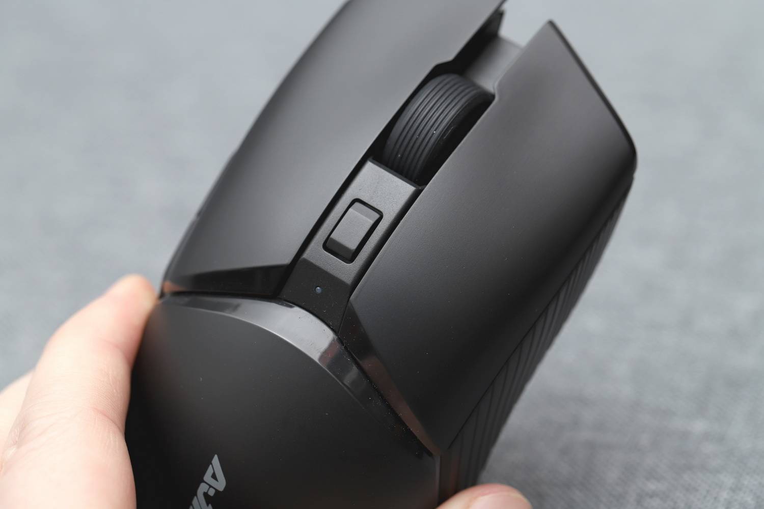 好用不贵,200元的国产无线轻量化游戏鼠标黑爵i309pro