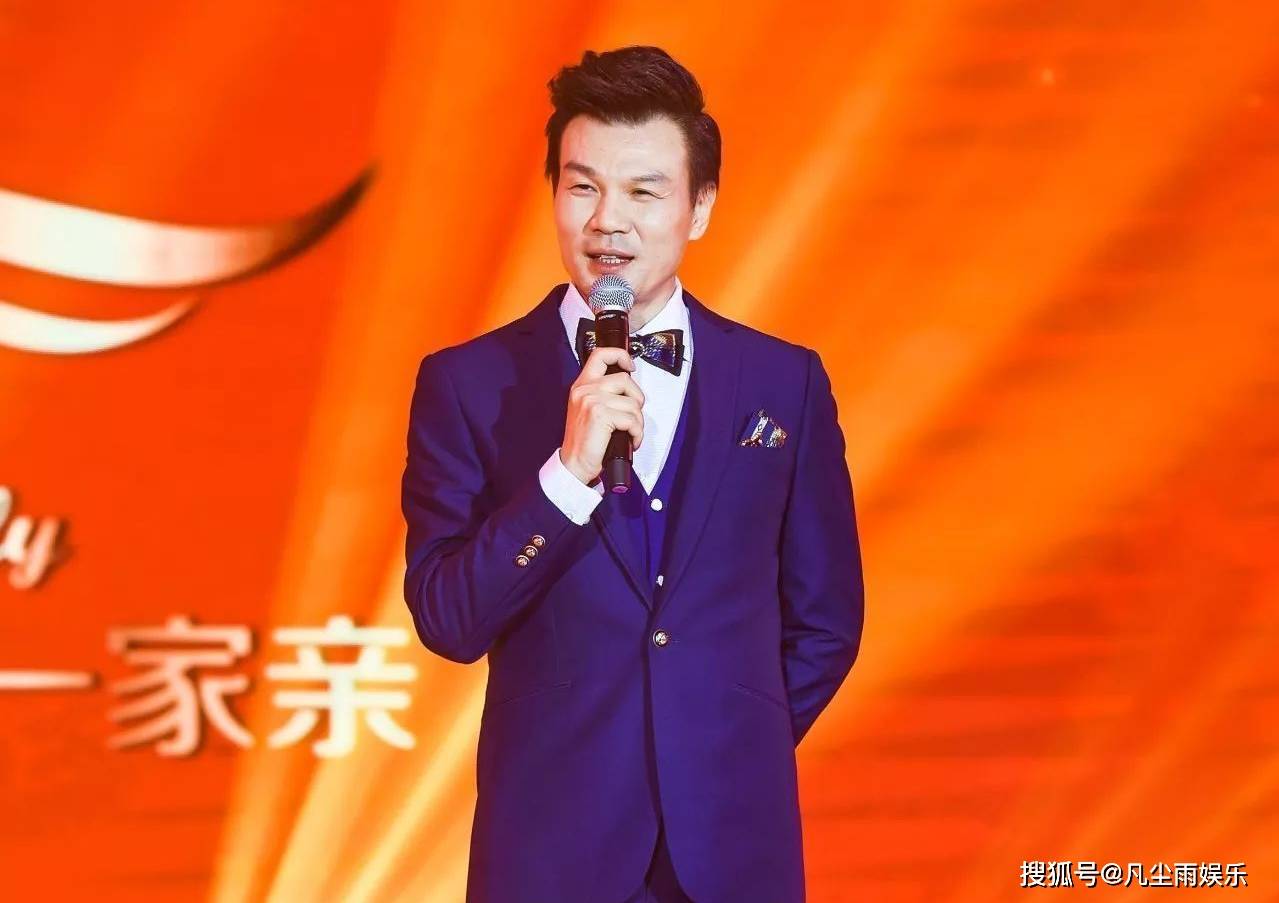 通过主持《超级大赢家》李彬为自己积攒不少人气成为了综艺主持人里的