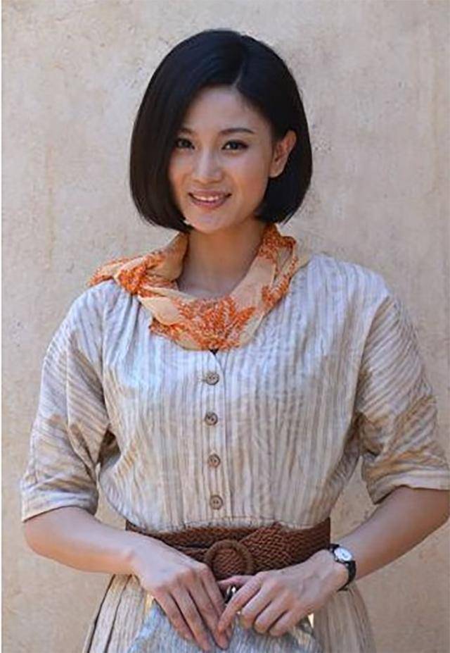 出身演艺世家,嫁师哥恩爱20年,今离婚让人直呼可惜_程愫