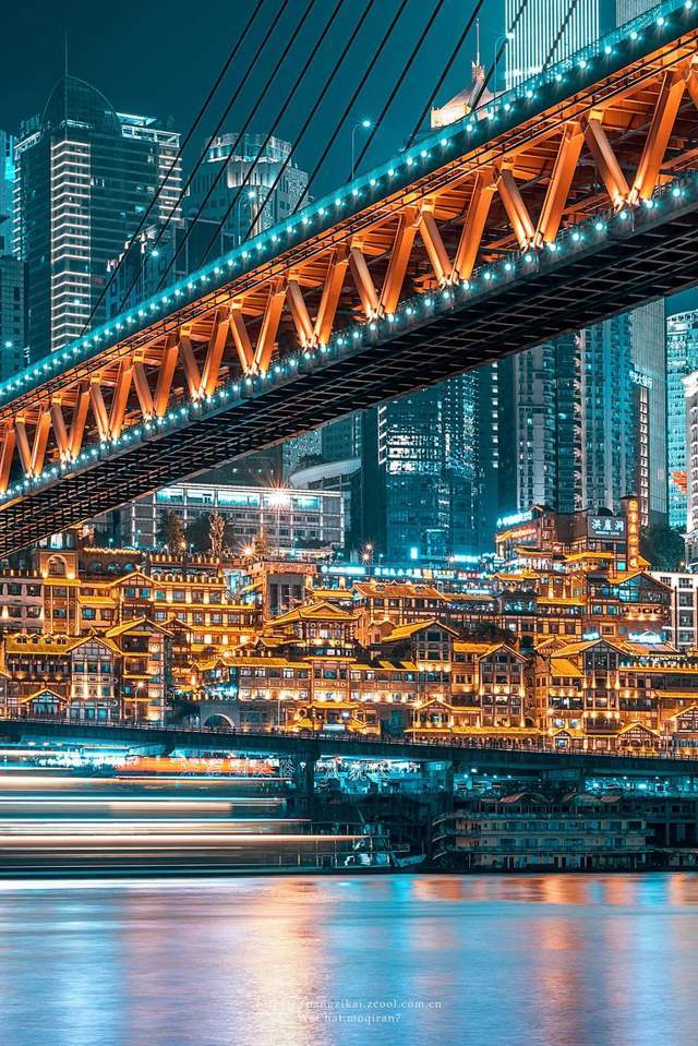 三秋兮游记8d魔幻城市的重庆高德和百度看了都喊惹不起