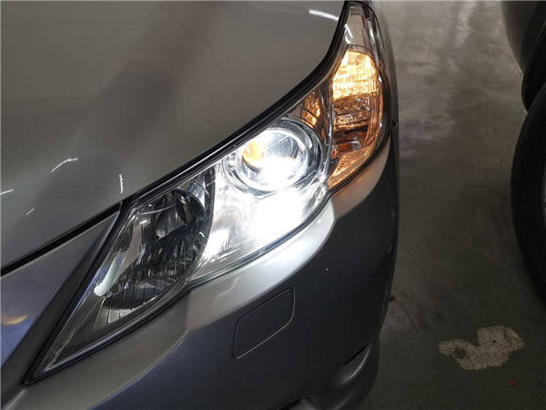 丰田锐志大灯升led双光透镜