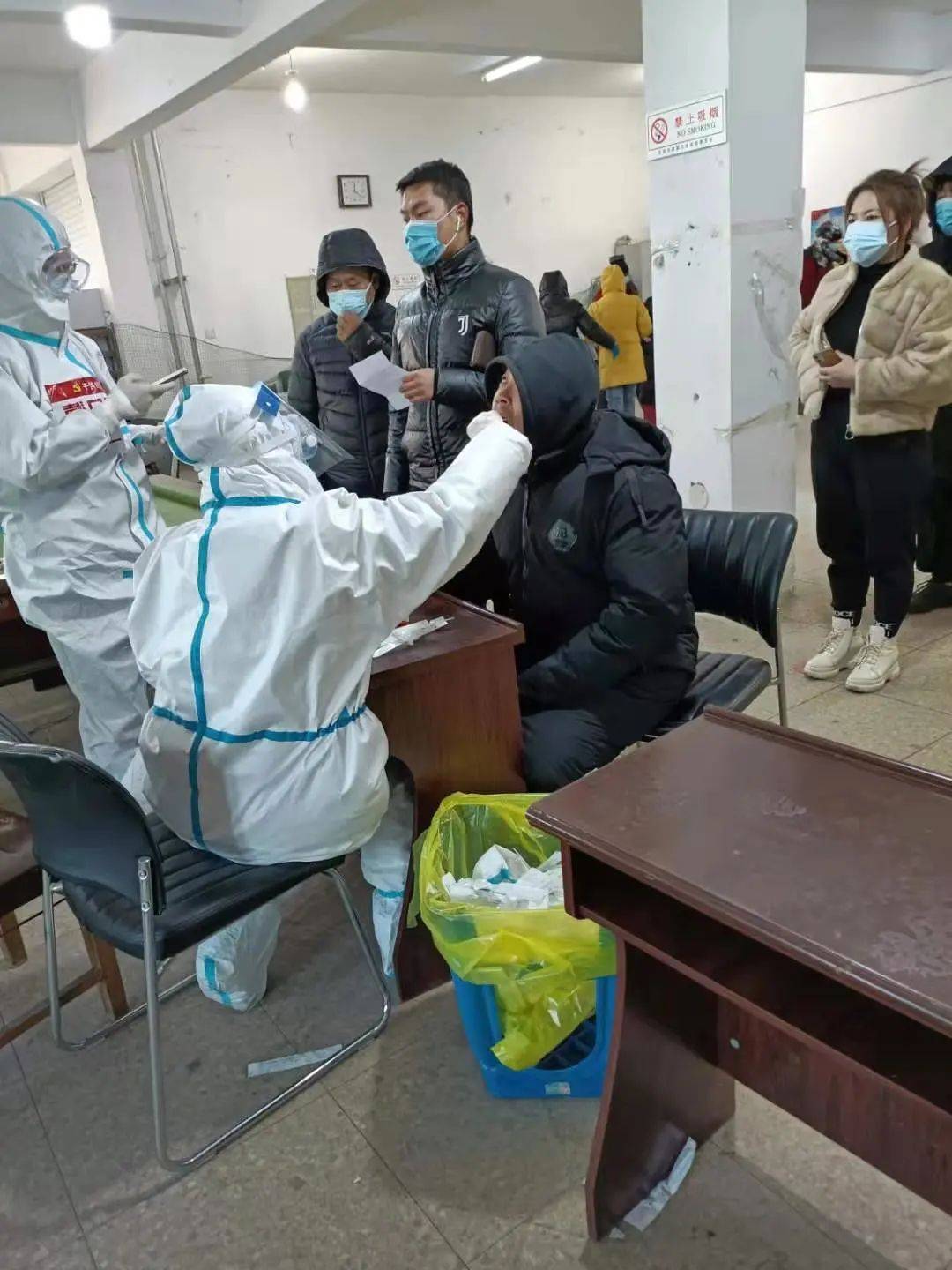 疫不容辞于洪区人民医院圆满完成核酸检测工作严守于洪安全防线