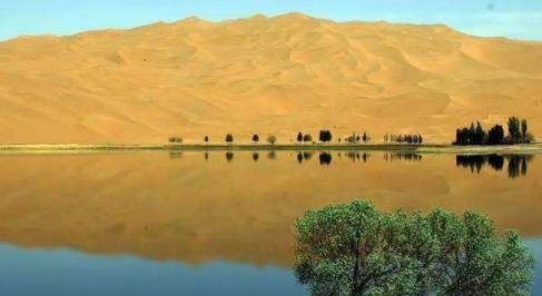 中国“最神奇”的沙漠，藏有百处湖泊和泉水，如今成为旅游胜地