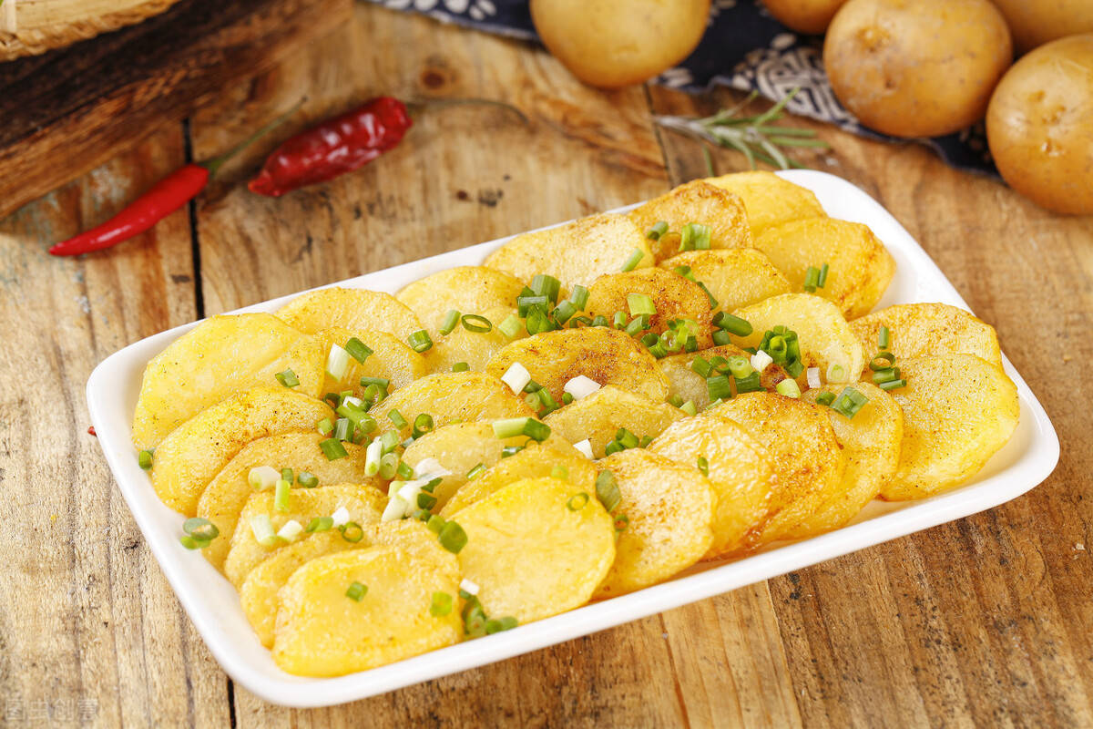 爱吃土豆星人的福利,不炒不炖,煮熟的香辣土豆片,宅家懒人零食