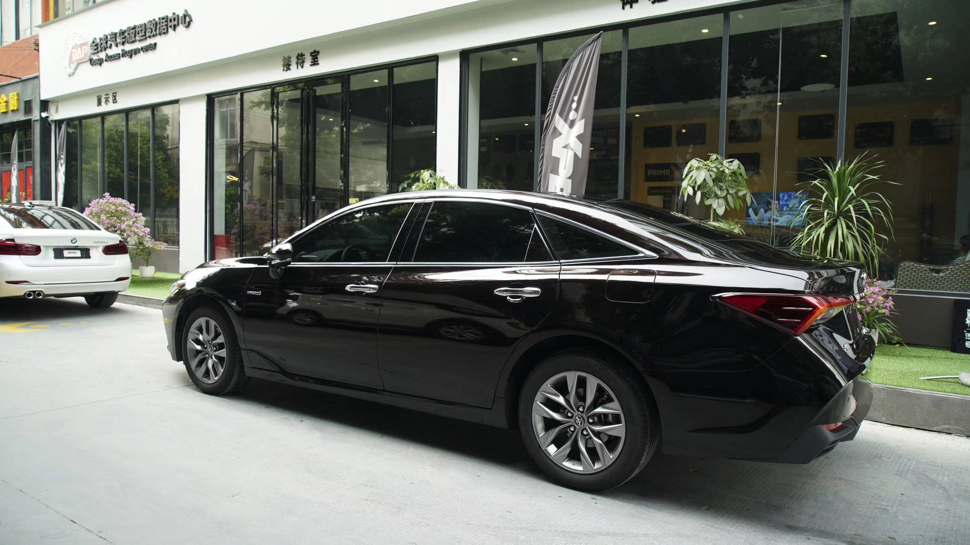 丰田亚洲龙 施工车窗隔热膜 案例分享