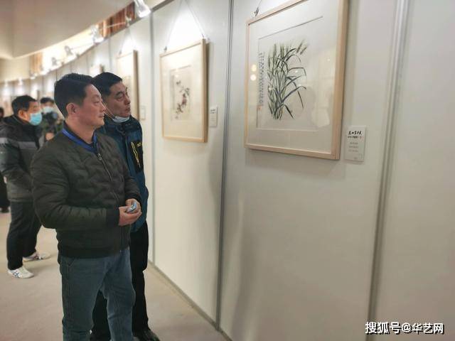 许我春风文进马凤山书画展在淮北矿业集团展厅举行