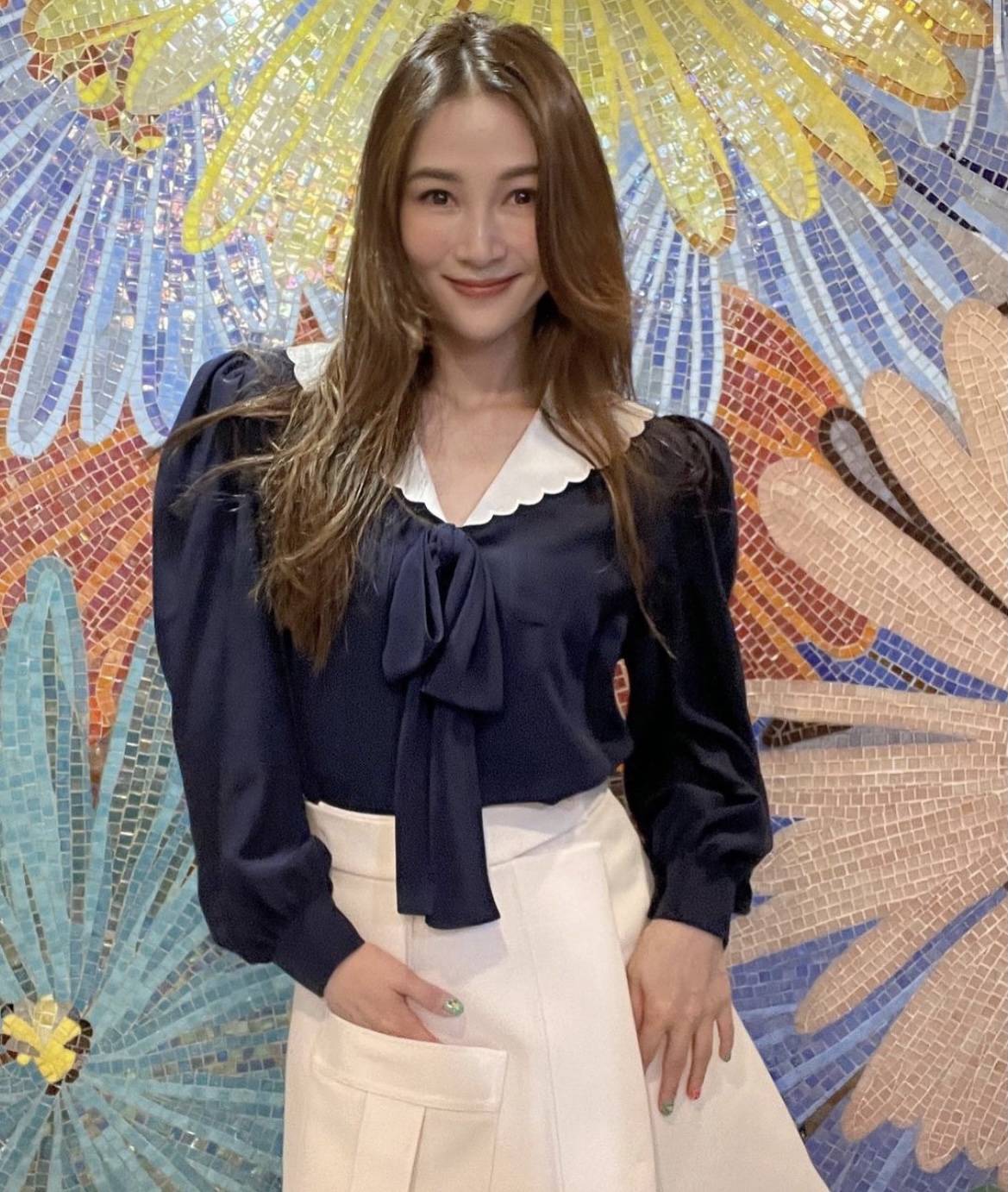 诸葛紫岐懒理丈夫卖楼套现纾困,戴百万钻戒出街,行头颜面不可失