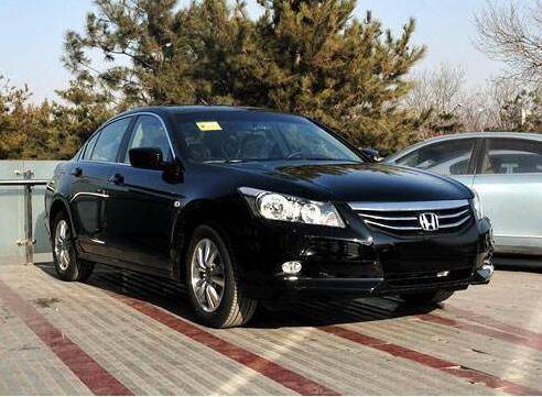 这位车主入手的是3.0l v6发动机的雅阁,性能比2.