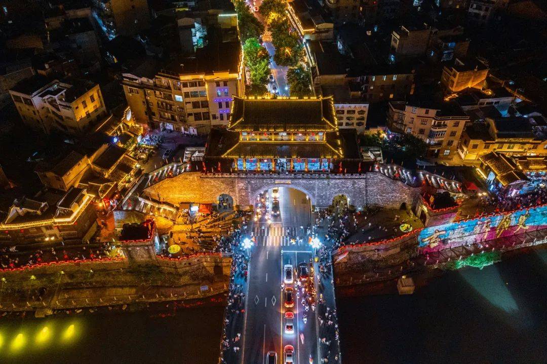 自盛唐以来的一千多年里,长汀一直是州,郡,路,府治所在地,这里,也是