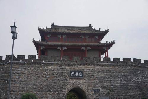 中国最完整一座古代城池防御建筑，国家级文物，湖北省襄阳古城墙