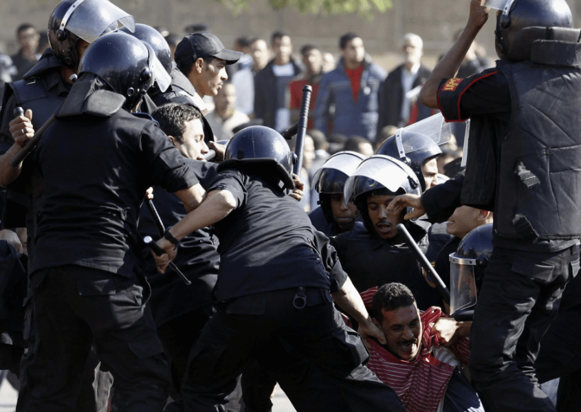 原创女生被3人围殴,2人未满14岁,在经过暴力后的孩子自卑怎么办