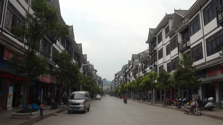 重庆奉节县北部一个大镇，和巫溪县接壤，是全国重点镇