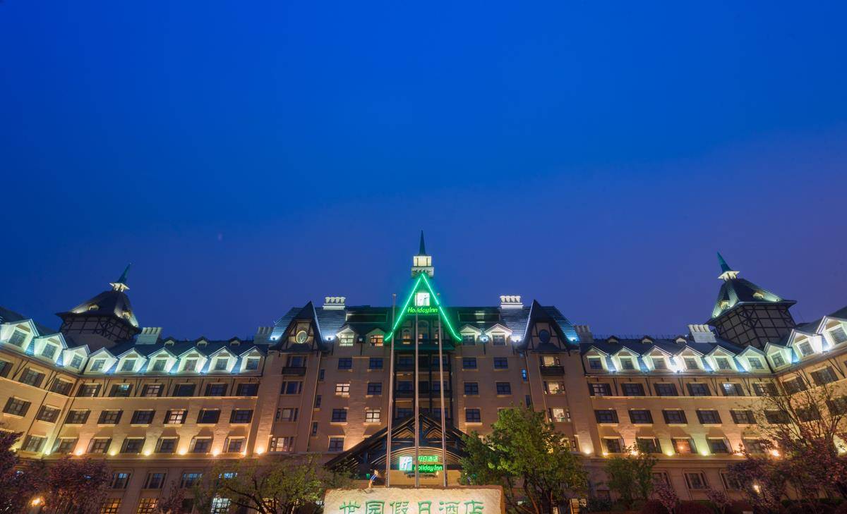 青岛崂山旁，这家高颜值的酒店成了都市度假胜地