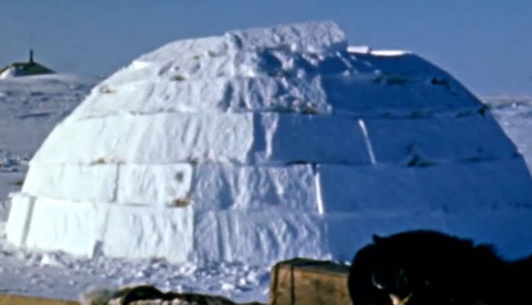 他们在北极圈内建造雪屋，里面能生火做饭吗？