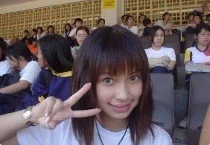 Baby出名前照片 秦岚出名前照片 网友 谁是自然美很明显 质疑