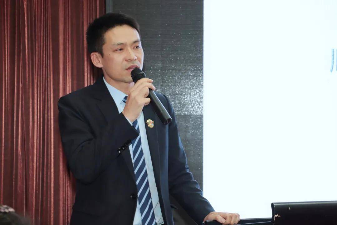 龙晖鞋业邓总发表竞选演说2. 光星实业程总发表竞选演说1.