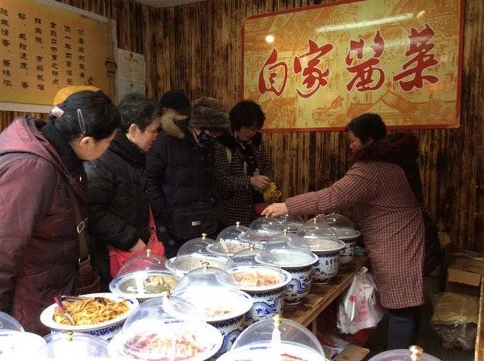 金陵第一古街，距今已有900年历史，拥有江苏存最完好的古建筑群