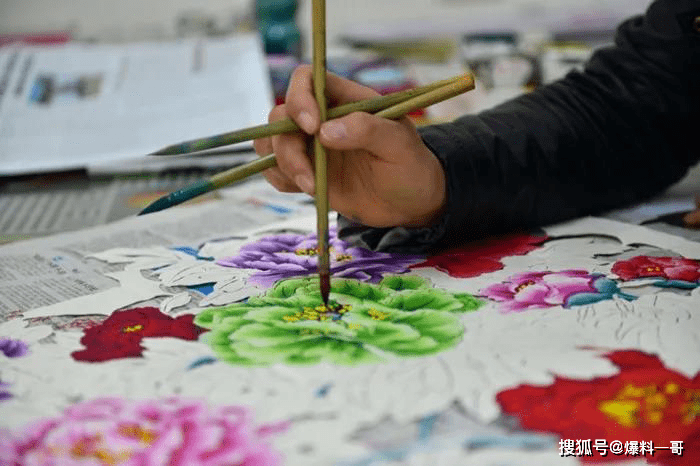 从小山村到国际大都市，中国传统剪纸在这里成为国际礼物
