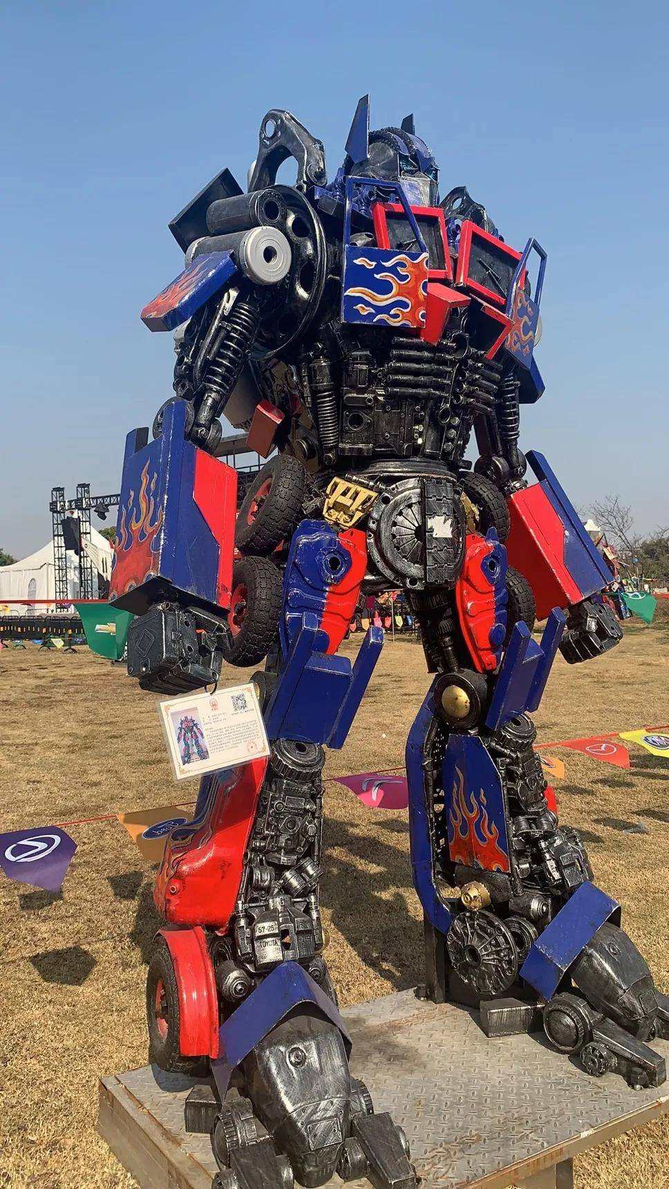 大玩家旅行东莞麻涌空降巨型机器人王国100个漫威英雄11还原