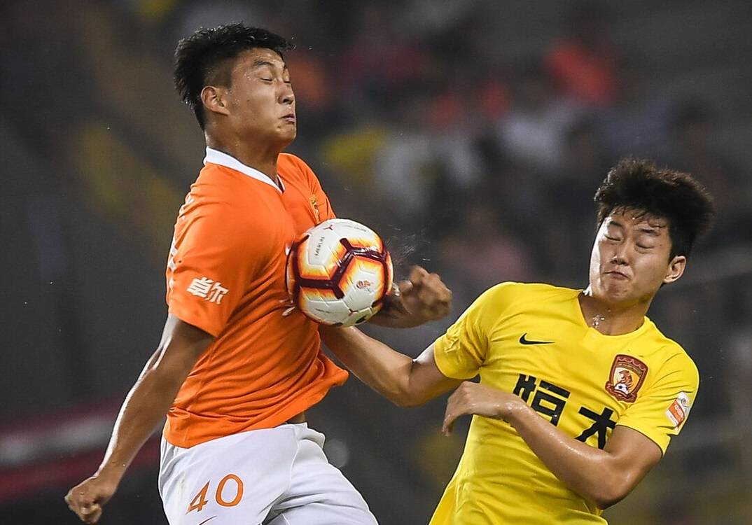 原创国足名单又将有重大调整,李铁亲承未来将补招一人,参加国足集训