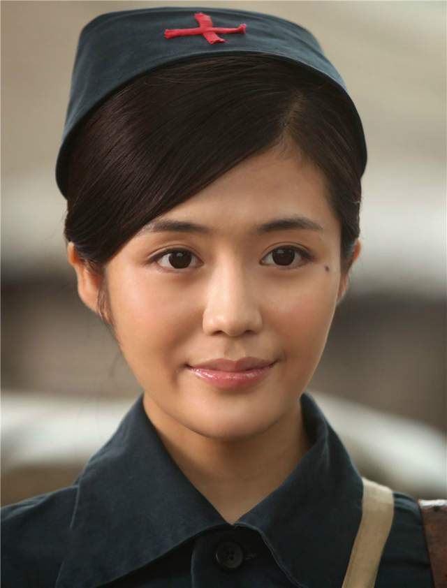 浪姐2最神奇女明星带千万钻戒开直升飞机毫不掩饰自己有后台