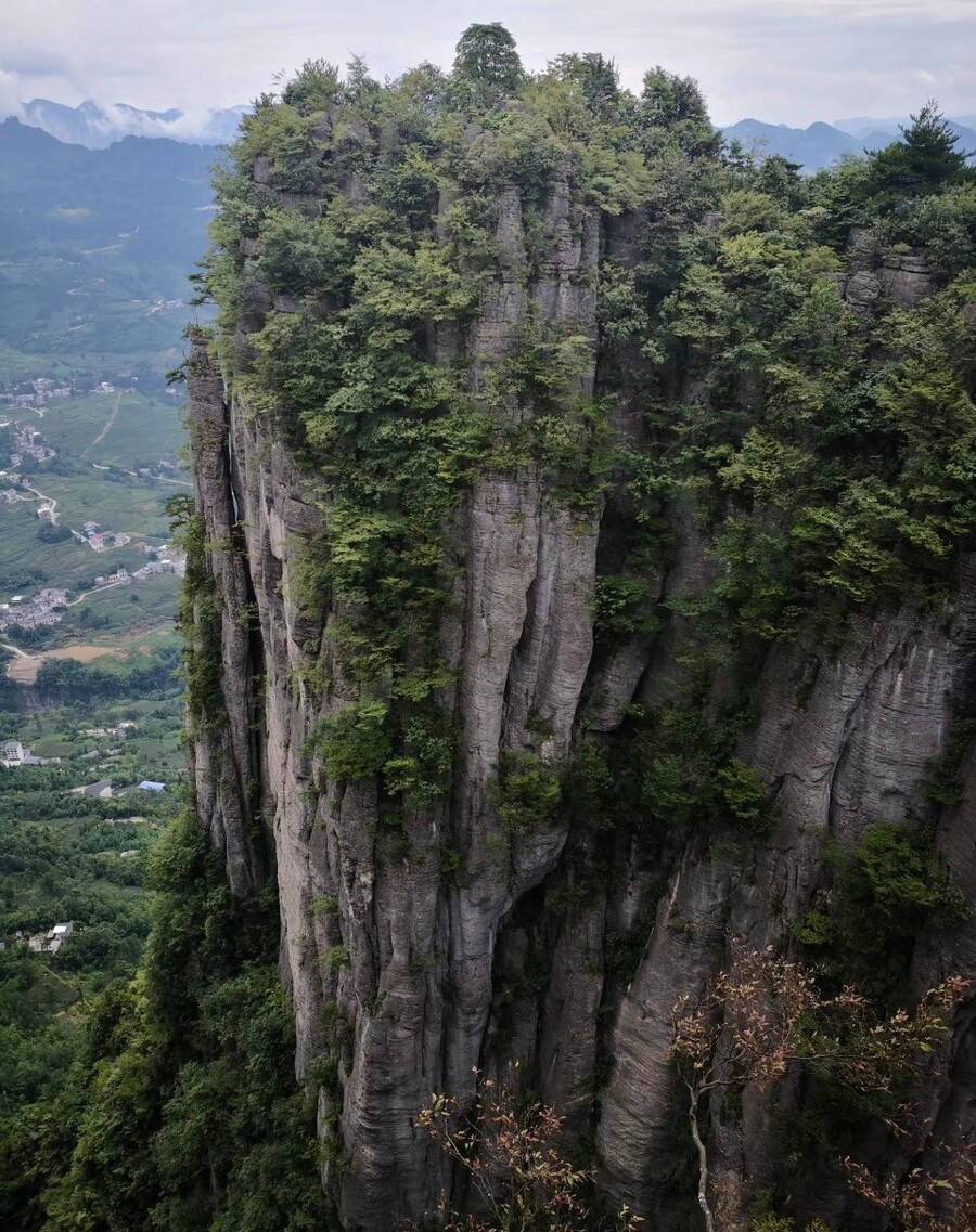 重庆VS湖北，湖北景点川渝化？是悲是喜？网友：这地方重庆的？